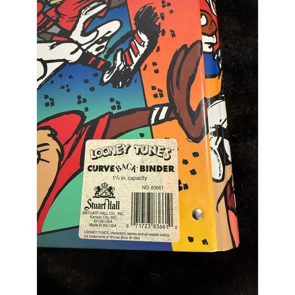 Vintage 1994 Stuart Hall Looney Tunes Curve Back 1 1/2